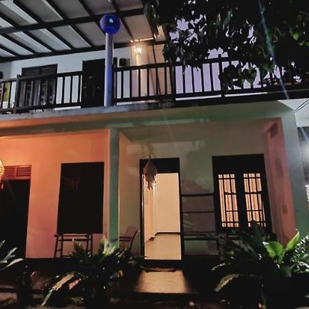 Hotel Sundance Surf Coconut Point à Weligama Extérieur photo